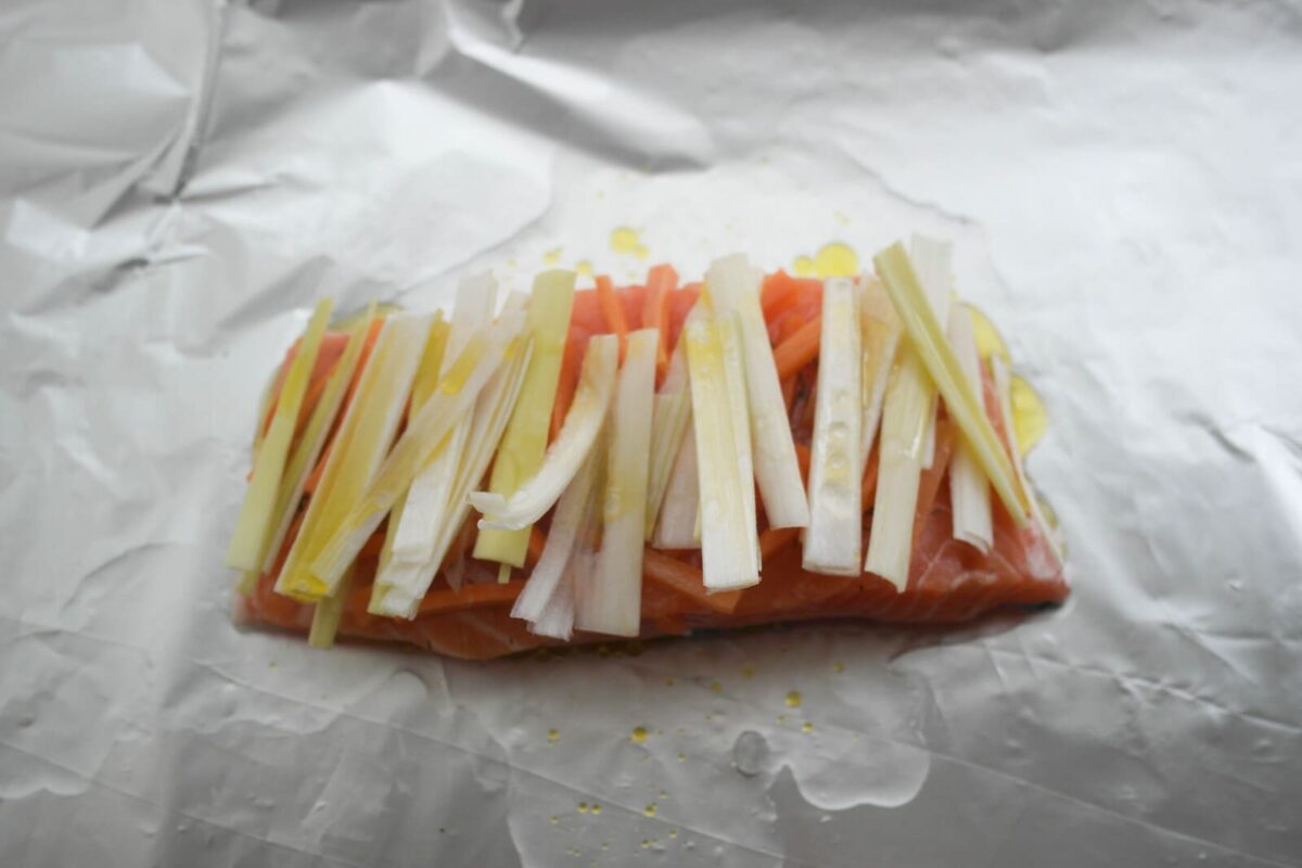 salmón en papillote con salsa holandesa paso 10