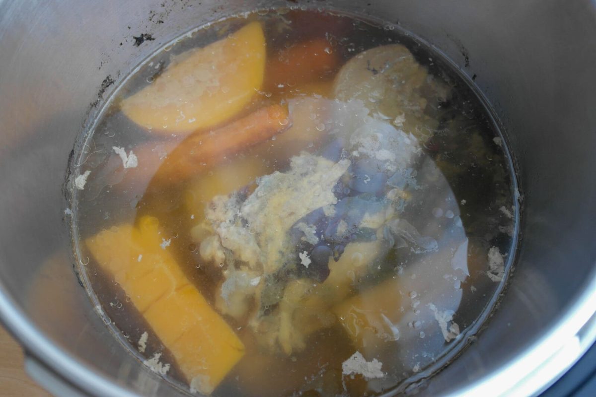 sopa de pollo casera paso 4