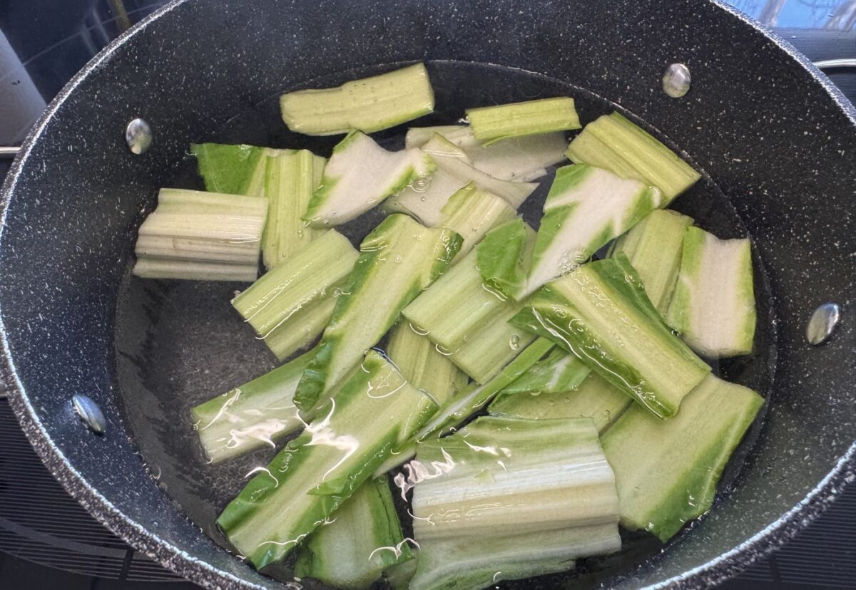 Acelgas a la extremeña. Un plato muy saludable e increíblemente delicioso