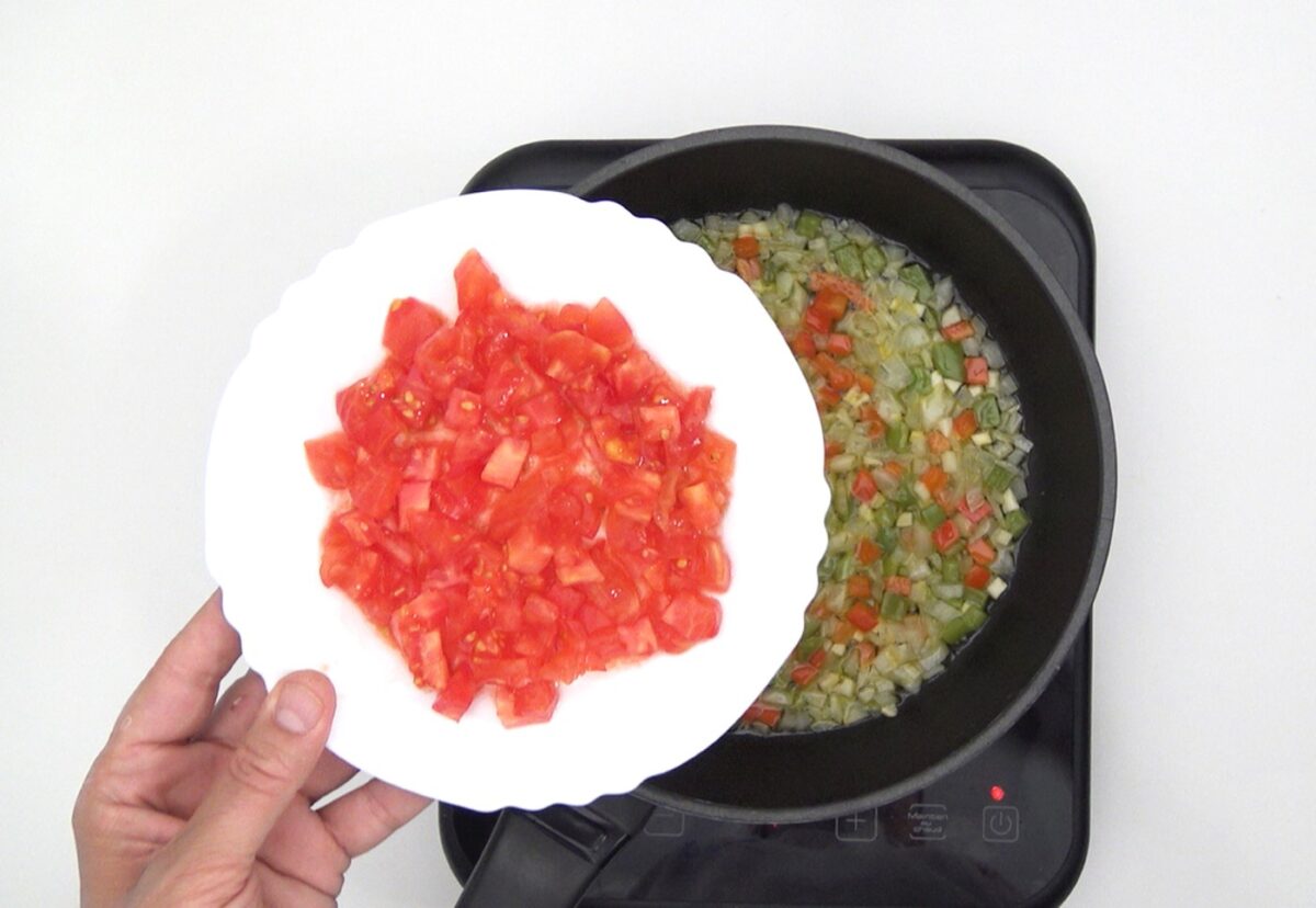 Arroz empedrado. Una receta tradicional de Valencia con bacalao
