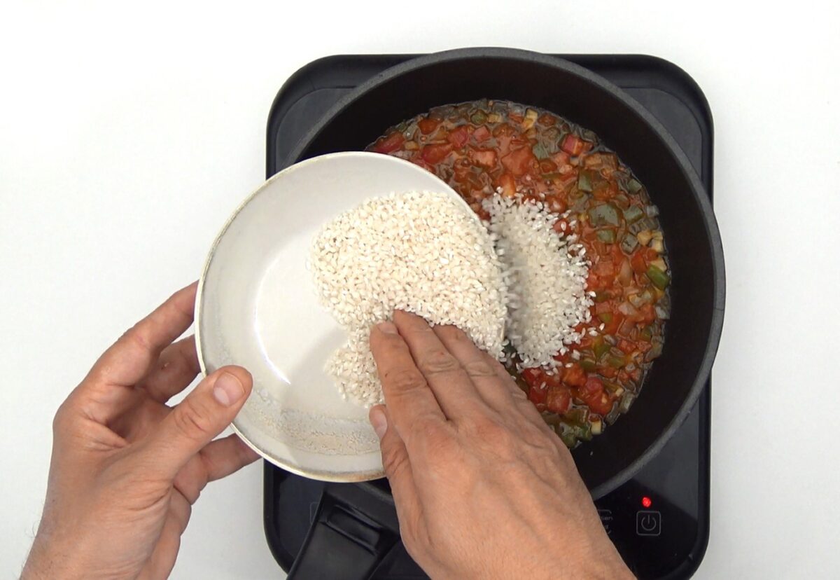 Arroz empedrado. Una receta tradicional de Valencia con bacalao