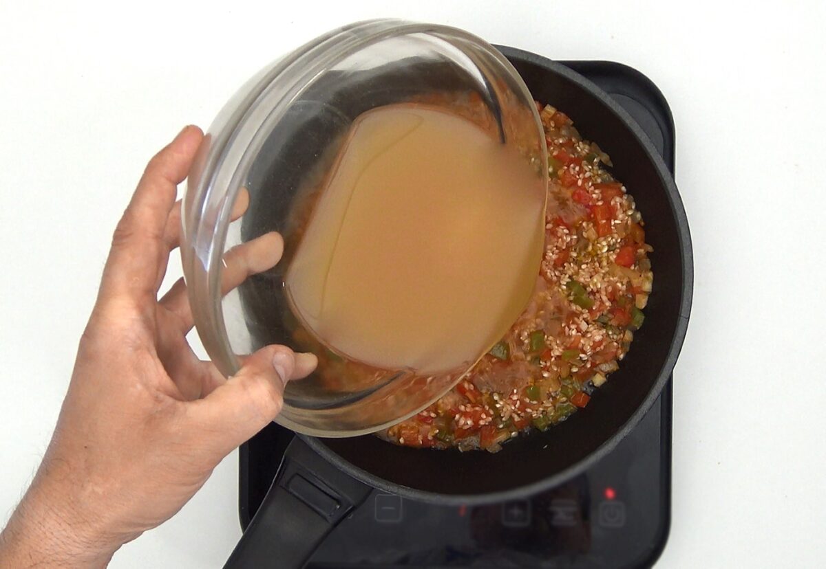 Arroz empedrado. Una receta tradicional de Valencia con bacalao