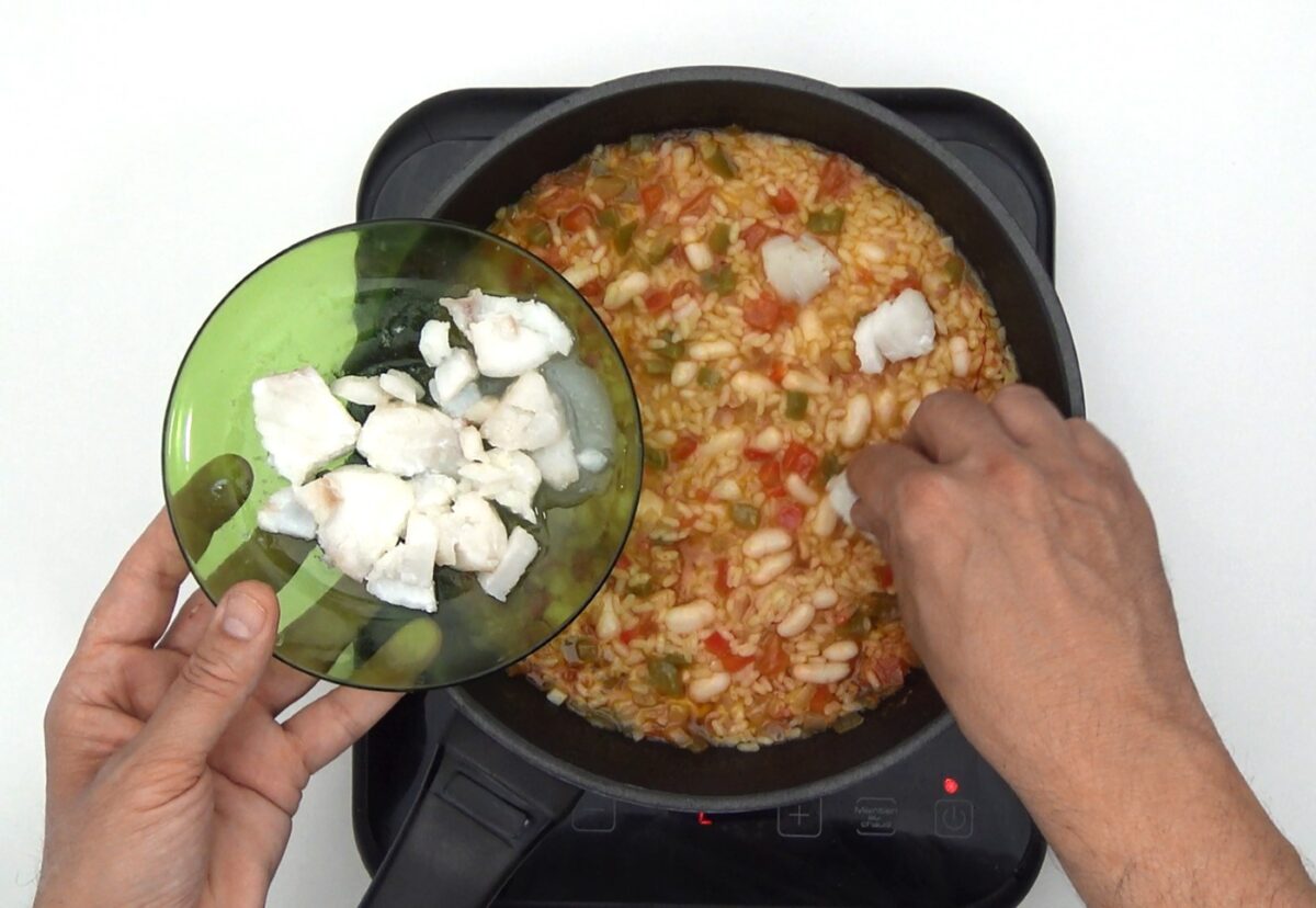 Arroz empedrado. Una receta tradicional de Valencia con bacalao