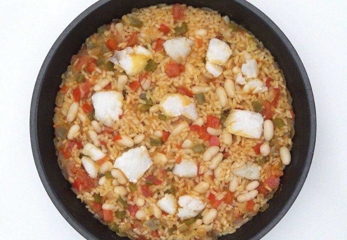 Arroz empedrado. Una receta tradicional de Valencia con bacalao