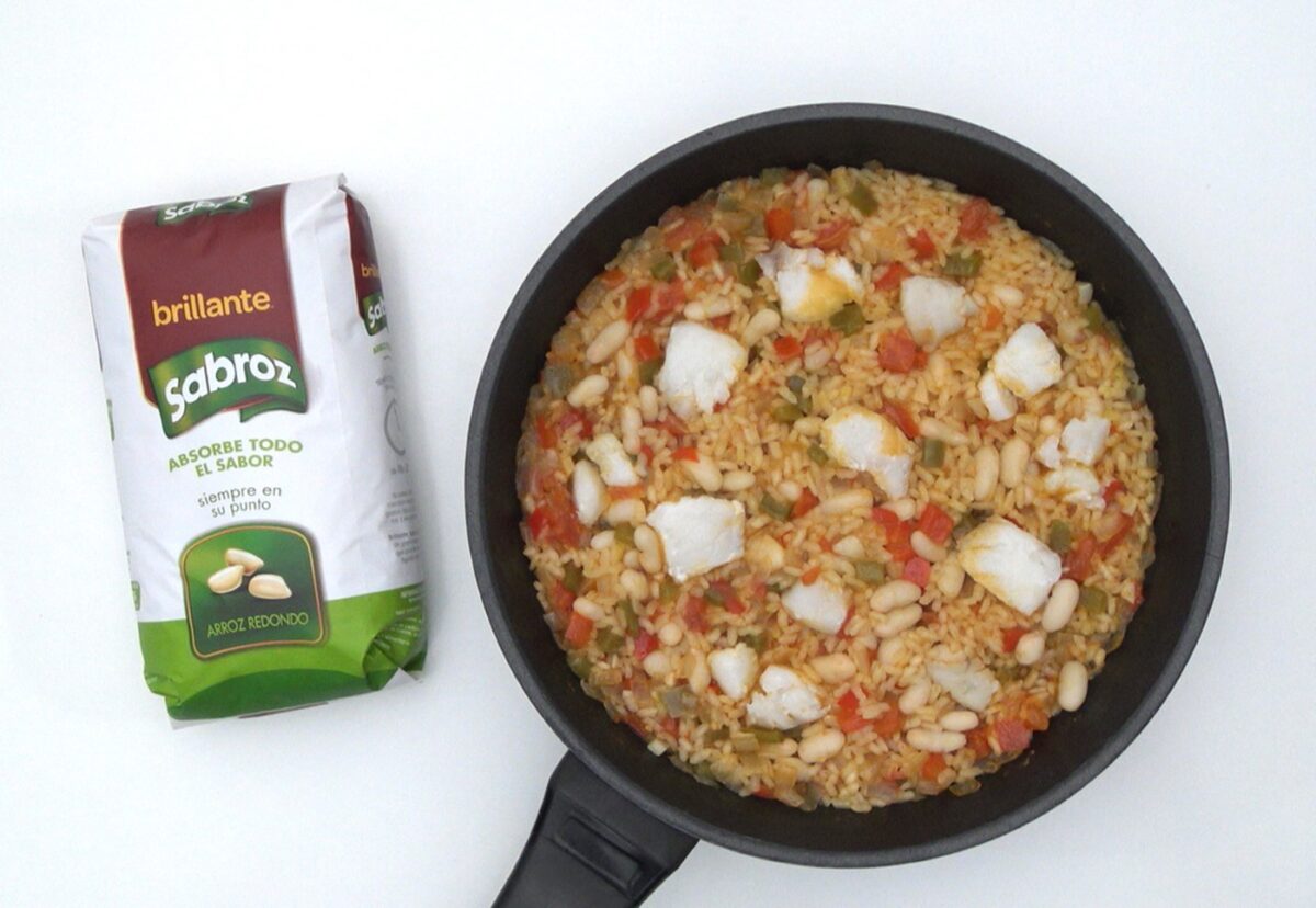 Arroz empedrado. Una receta tradicional de Valencia con bacalao