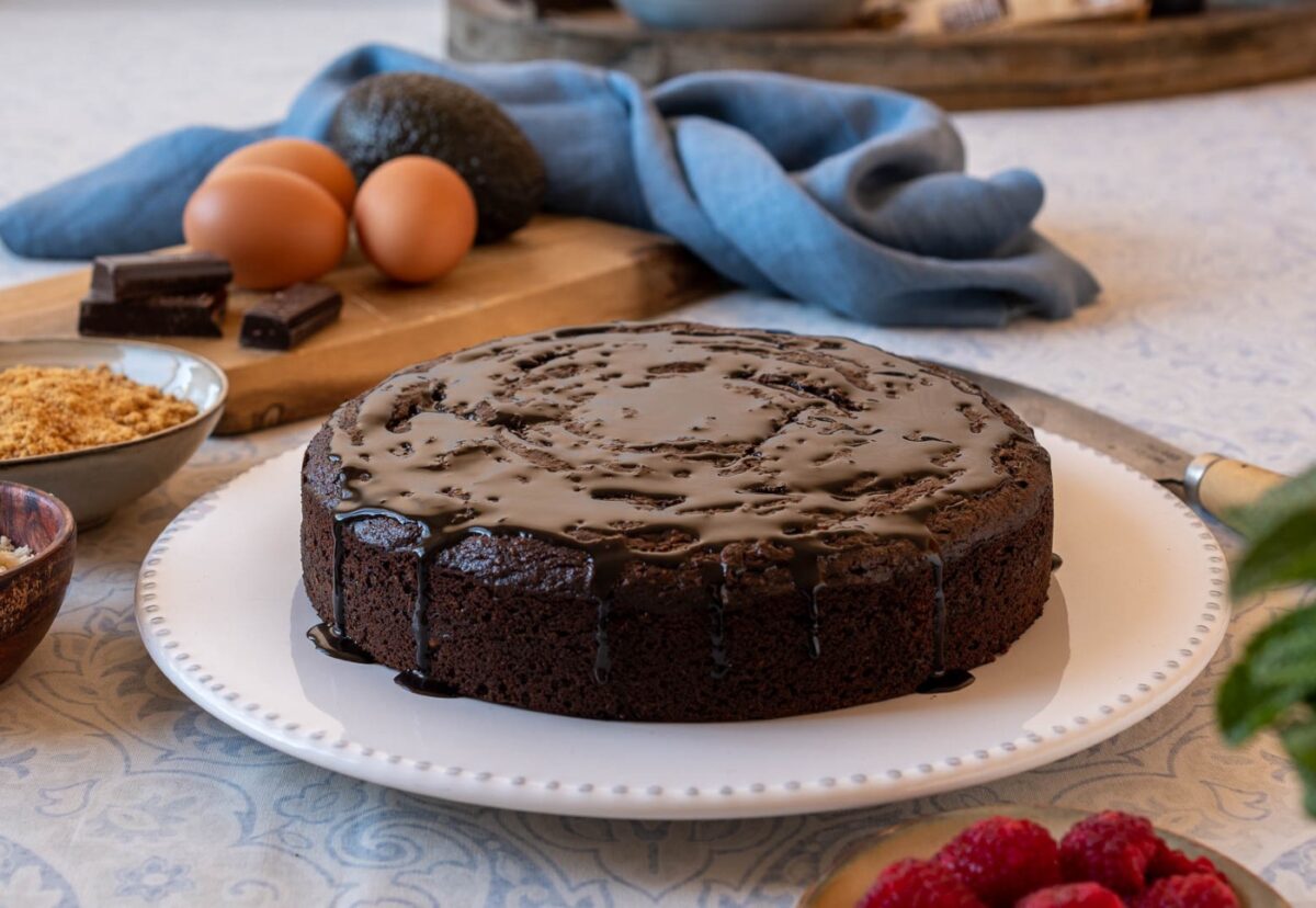 Bizcocho de chocolate y aguacate. Una receta paso a paso