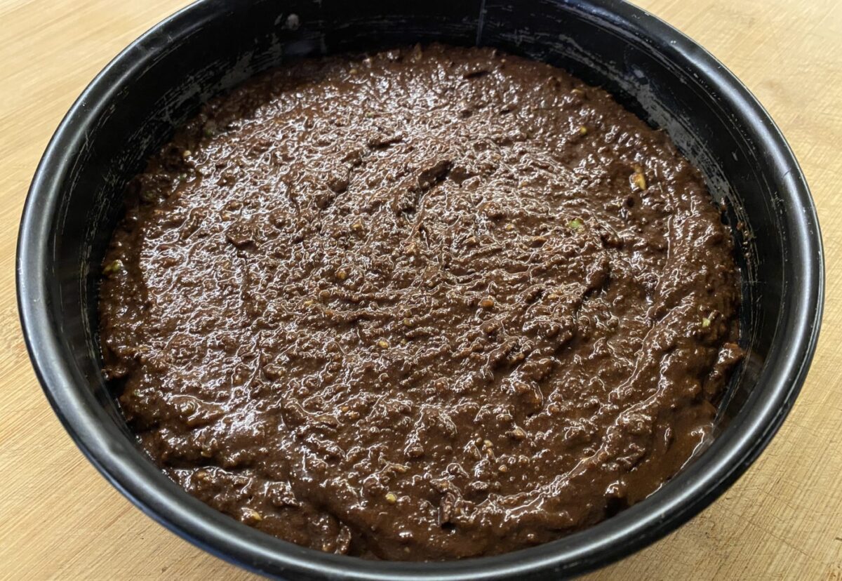 Bizcocho de chocolate y aguacate. Una receta paso a paso