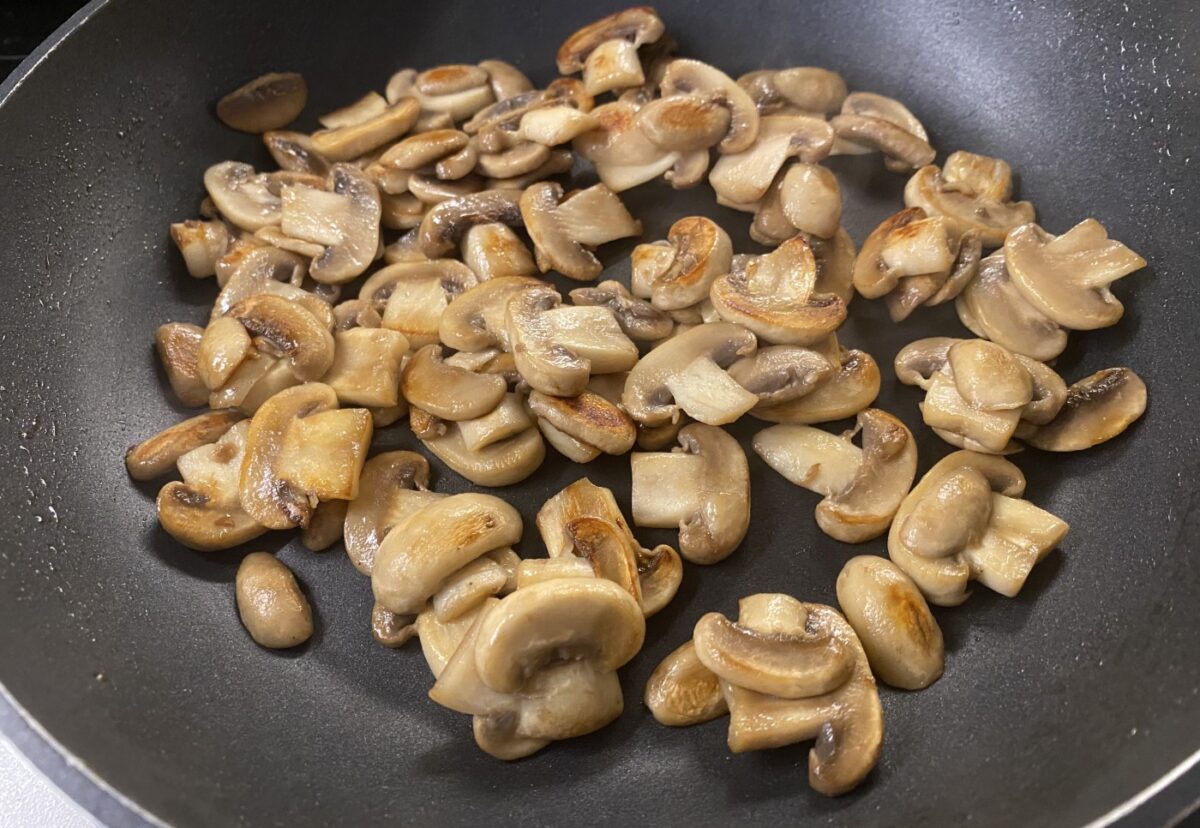 Coq au vin. Un plato tradicional de la cocina francesa