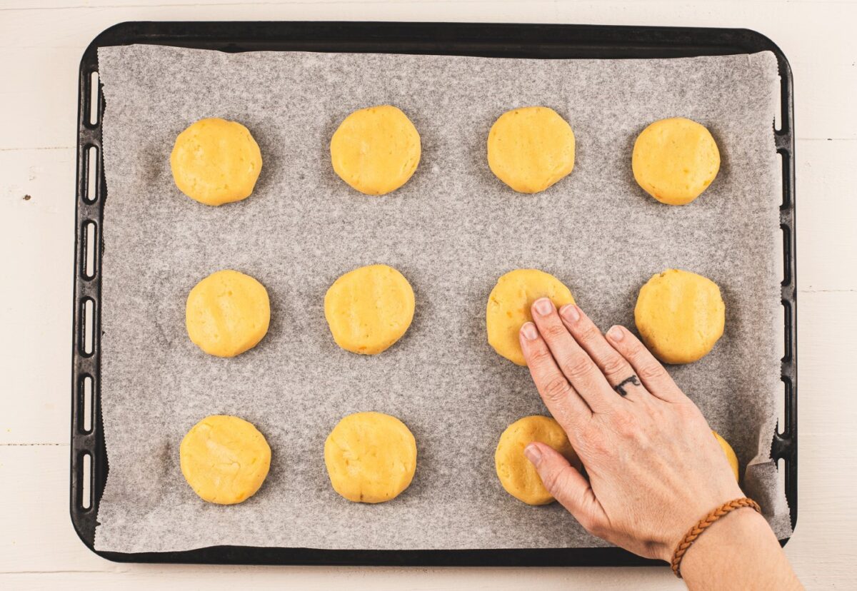Galletas rellenas de crema de chocolate paso a paso