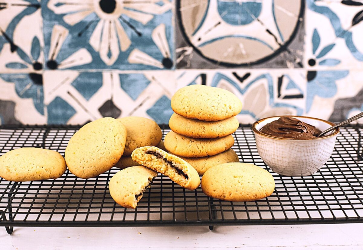 Galletas rellenas de crema de chocolate paso a paso