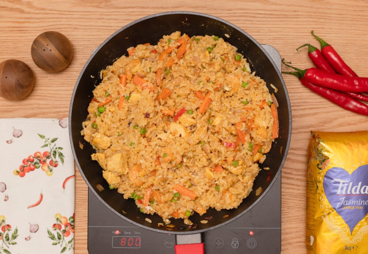 Nasi Goreng. Delicioso plato de arroz frito indonesio