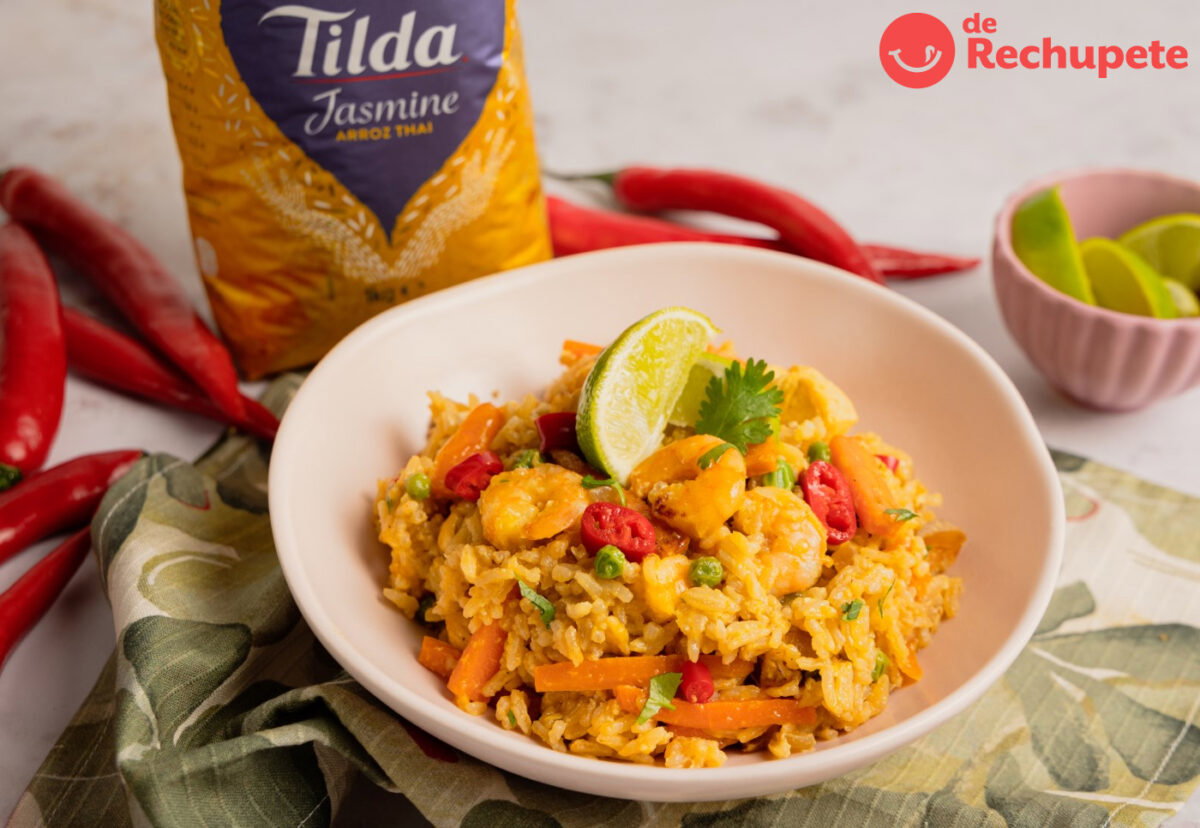 Nasi Goreng. Delicioso plato de arroz frito indonesio