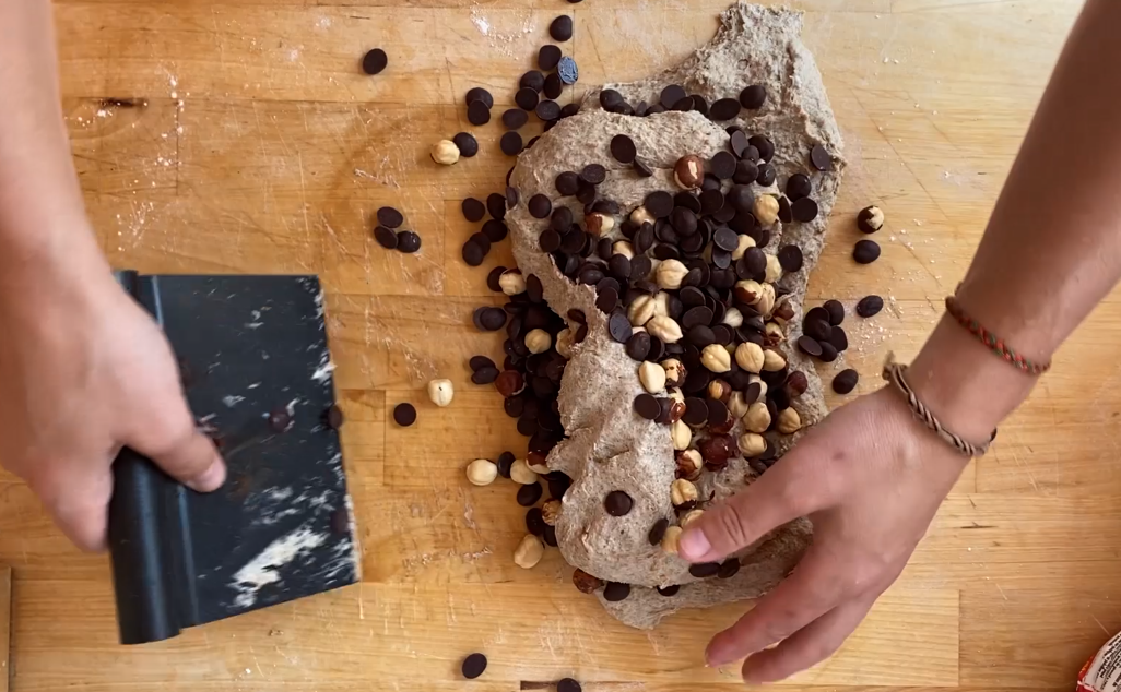 Pan integral con chocolate y avellanas paso a paso