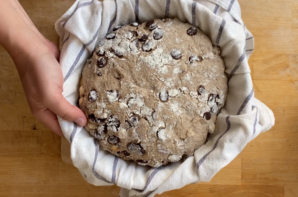 Pan integral con chocolate y avellanas paso a paso