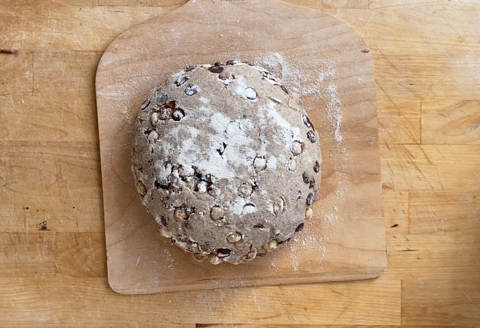 Pan integral con chocolate y avellanas paso a paso