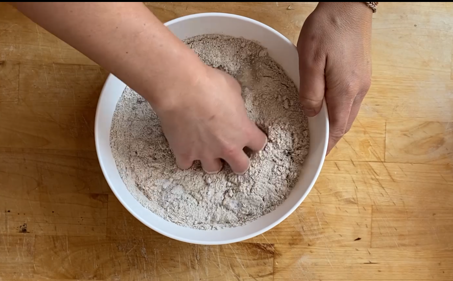 Pan integral con chocolate y avellanas paso a paso