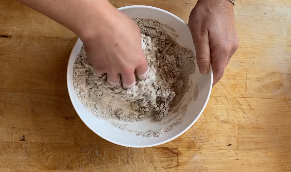 Pan integral con chocolate y avellanas paso a paso