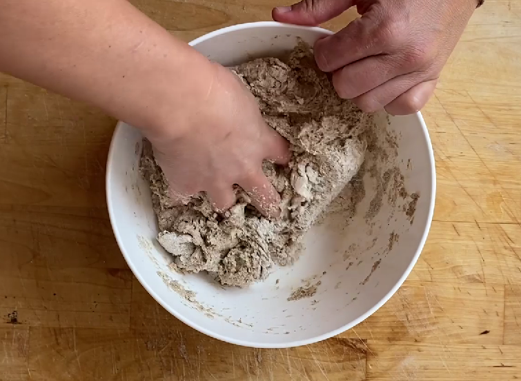 Pan integral con chocolate y avellanas paso a paso