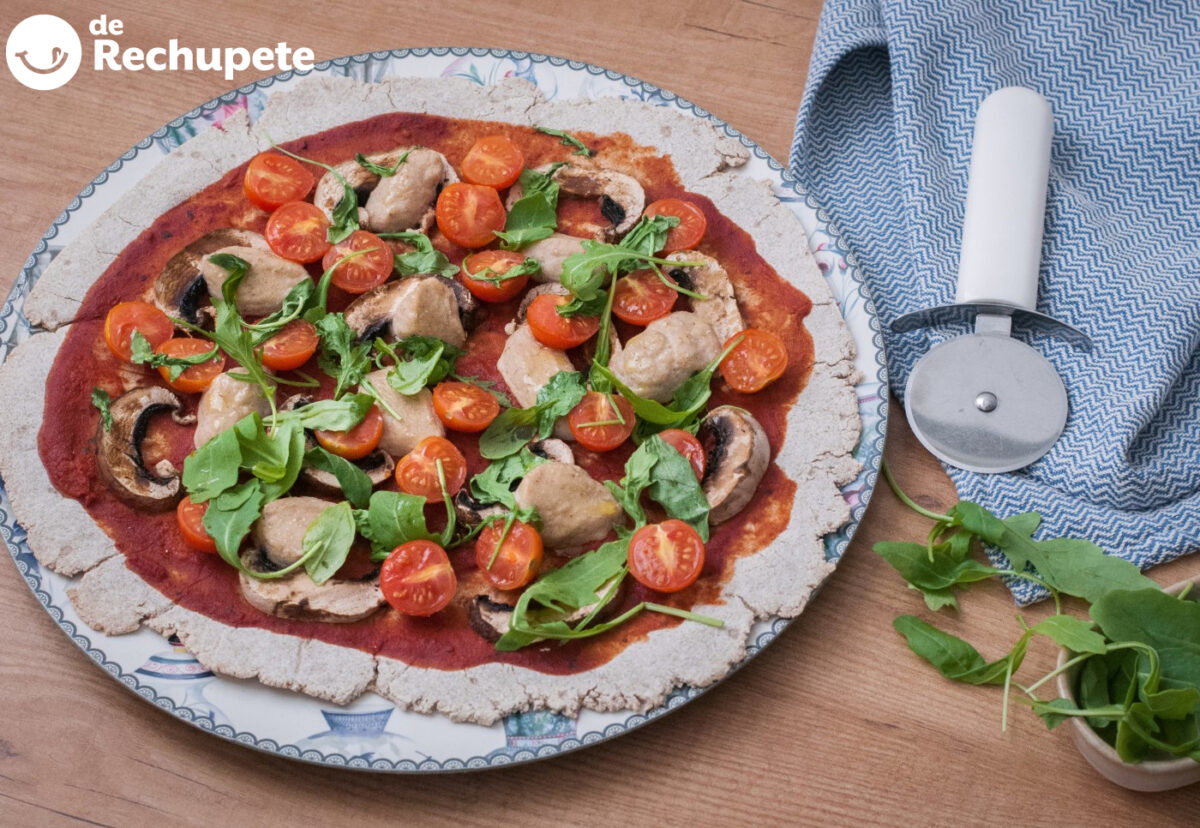 Pizza vegana sin gluten. Una receta casera, fácil y crujiente