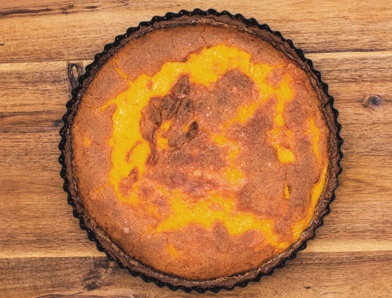Tarta de calabaza y chocolate con base crujiente