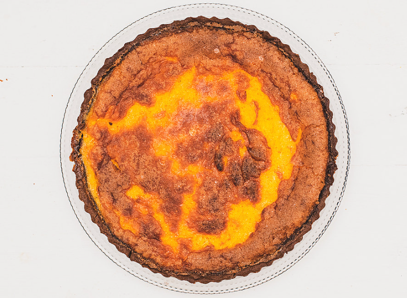 Tarta de calabaza y chocolate con base crujiente