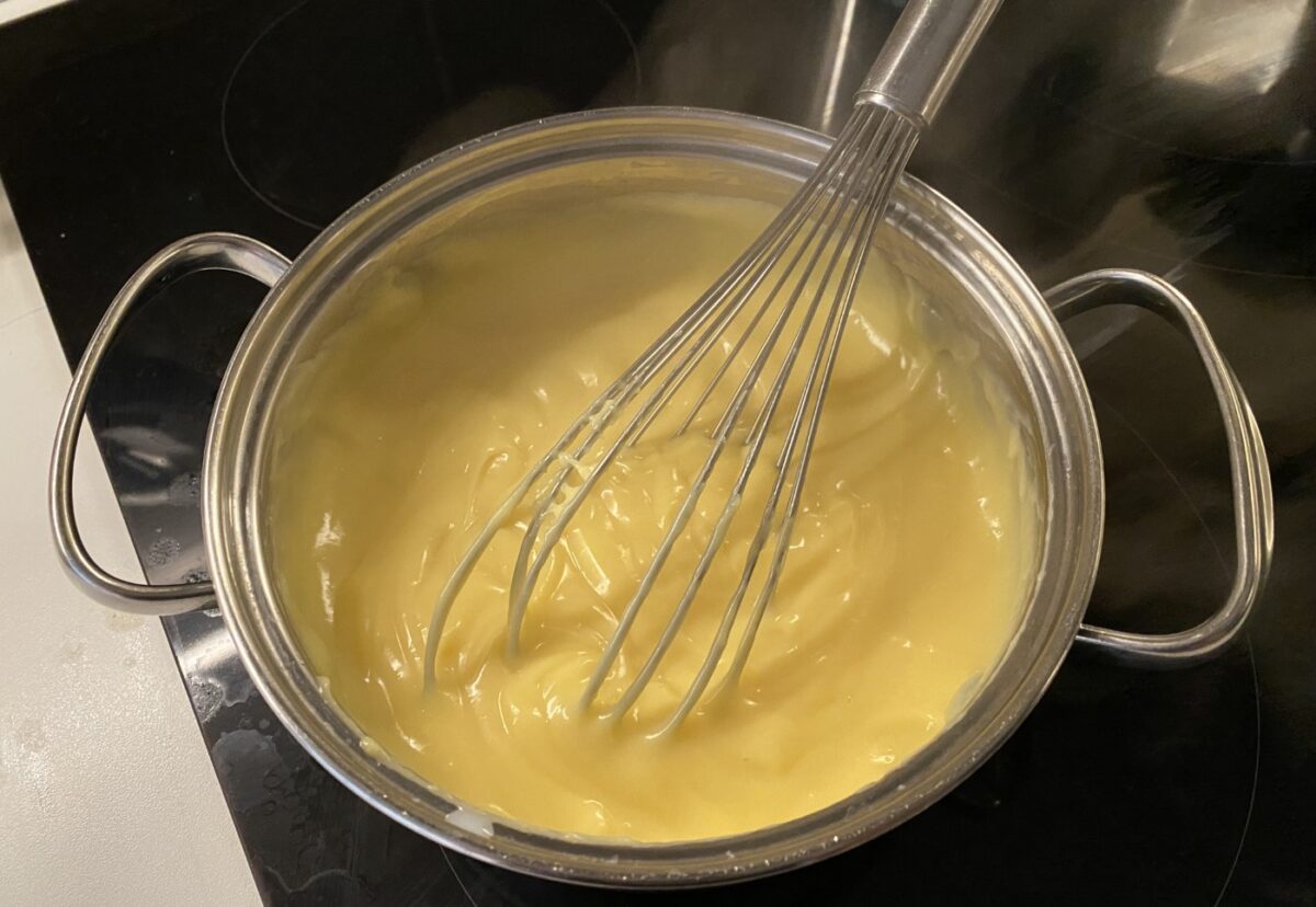Tarta de manzana con crema pastelera. Una receta paso a paso