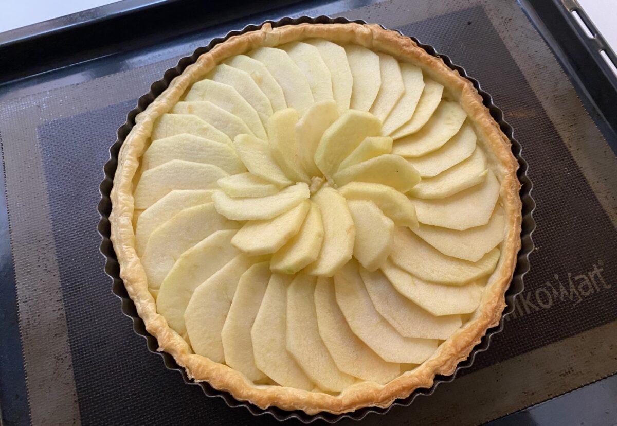 Tarta de manzana con crema pastelera. Una receta paso a paso