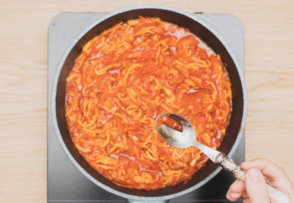 Tinga de pollo. Receta tradicional mexicana fácil y sabrosa