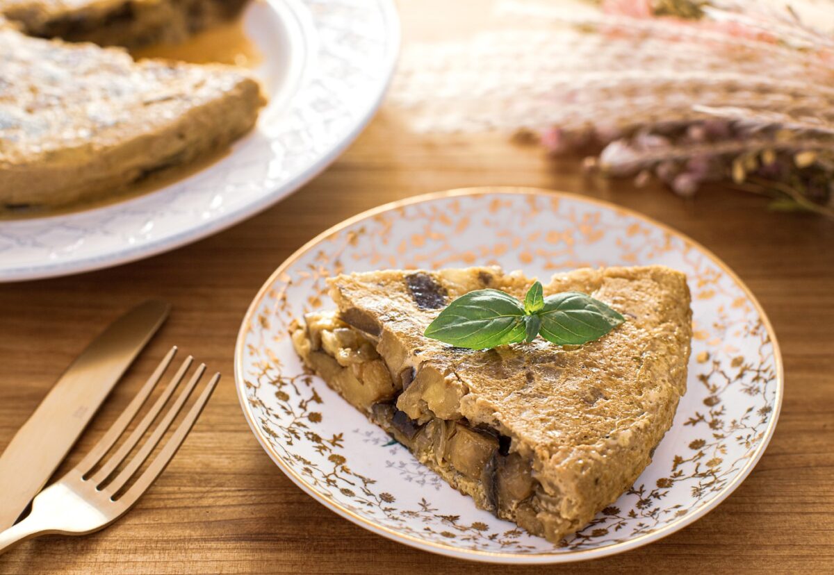 Tortilla de berenjena y cebolla. Una receta fácil paso a aso
