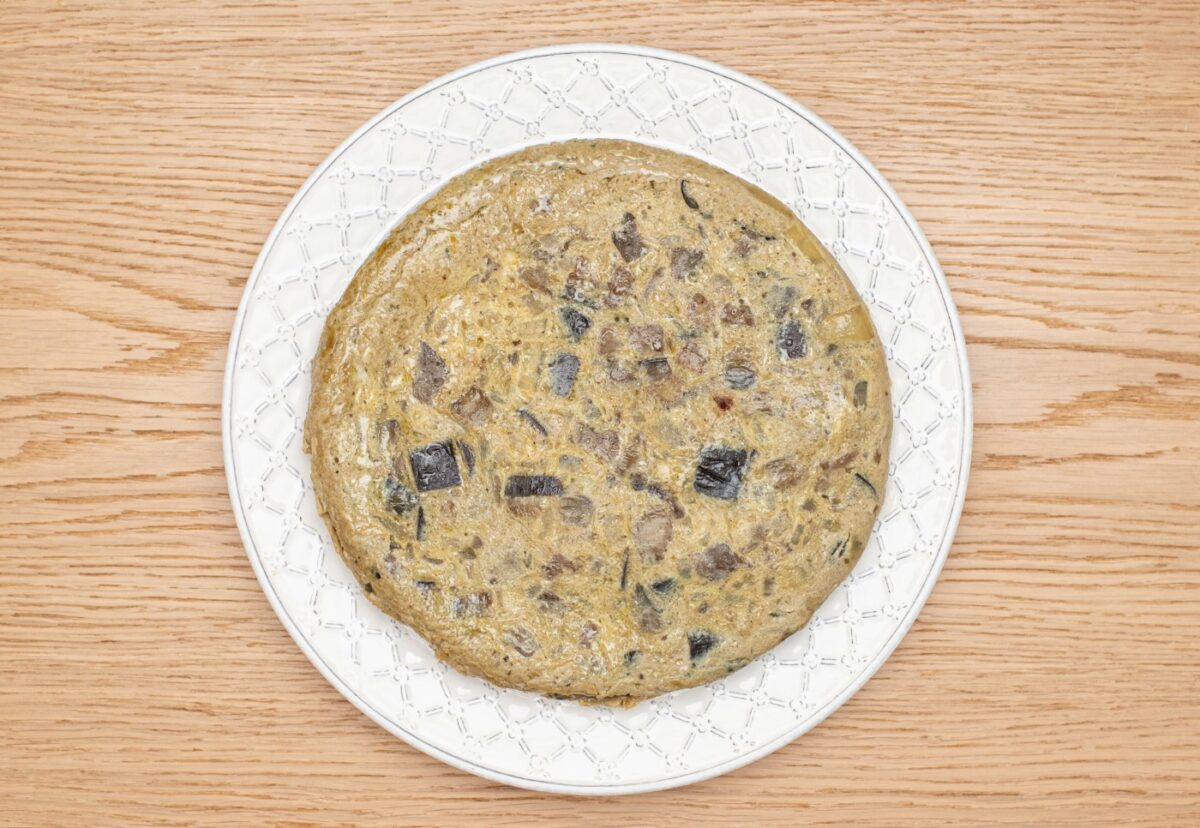 Tortilla de berenjena y cebolla. Una receta fácil paso a aso
