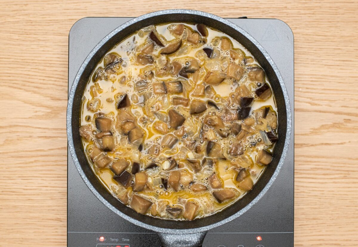 Tortilla de berenjena y cebolla. Una receta fácil paso a aso