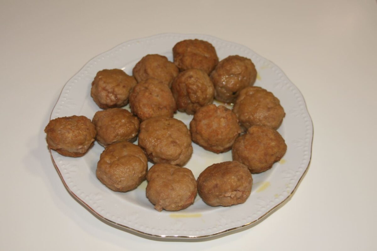 albóndigas con pisto paso 14