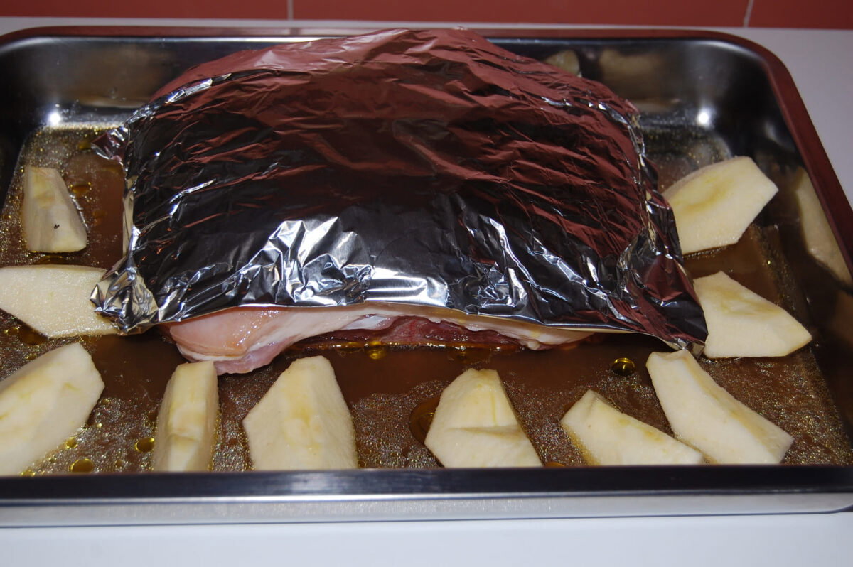 asado de cerdo con puré de manzana paso 12