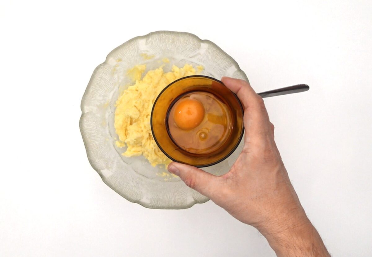 Bizcocho de dulce de leche. Receta fácil, esponjosa y deliciosa