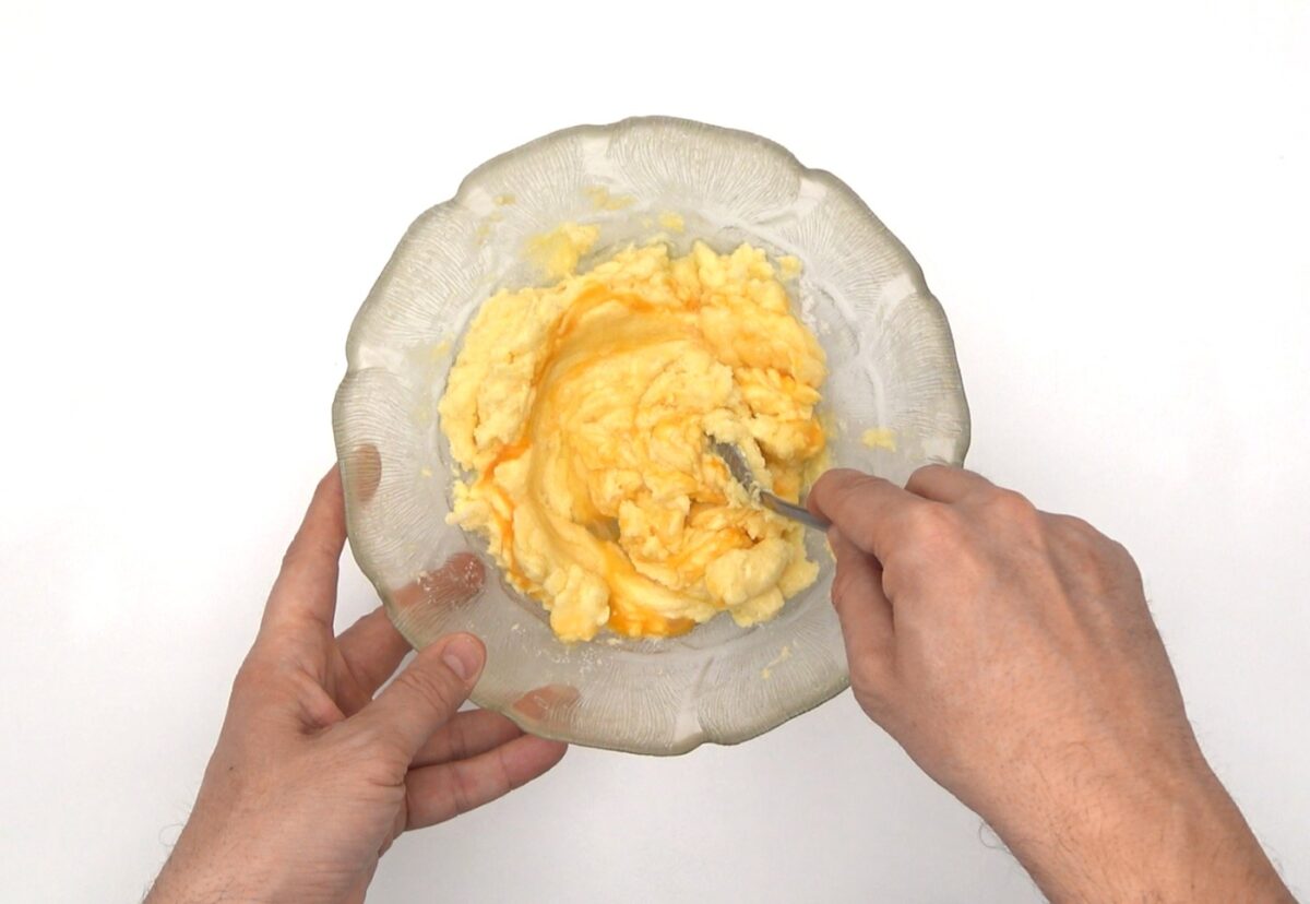Bizcocho de dulce de leche. Receta fácil, esponjosa y deliciosa