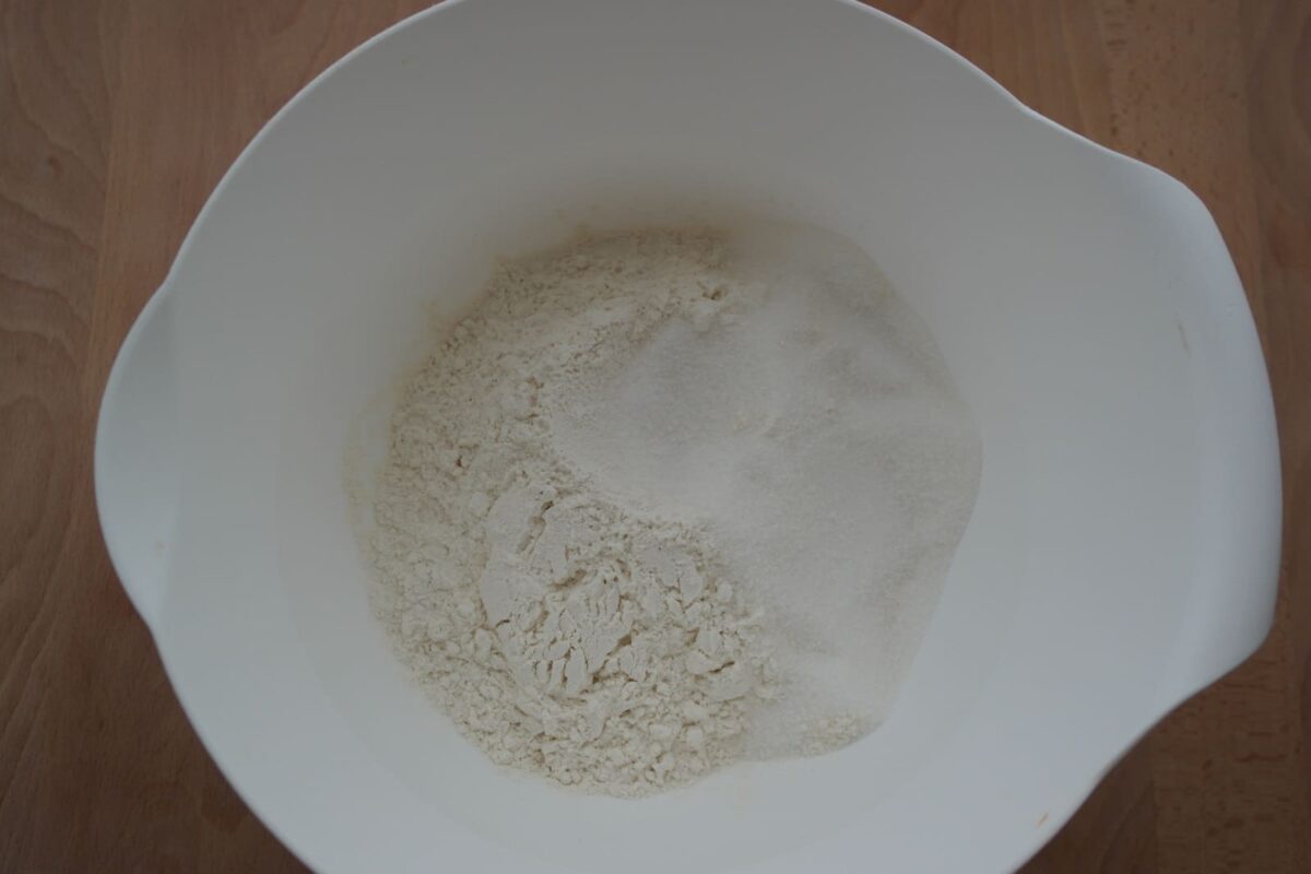 bollos de leche o suizos paso 3