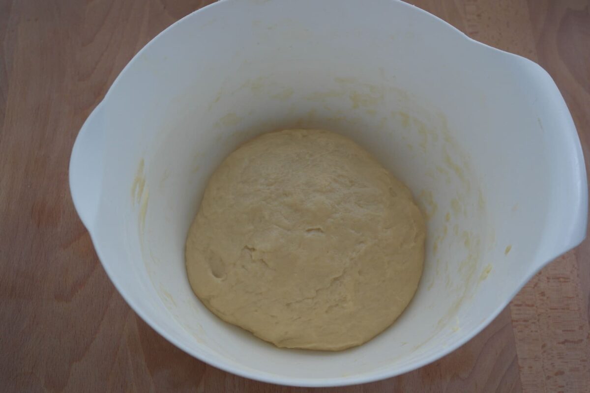 bollos de leche o suizos paso 7