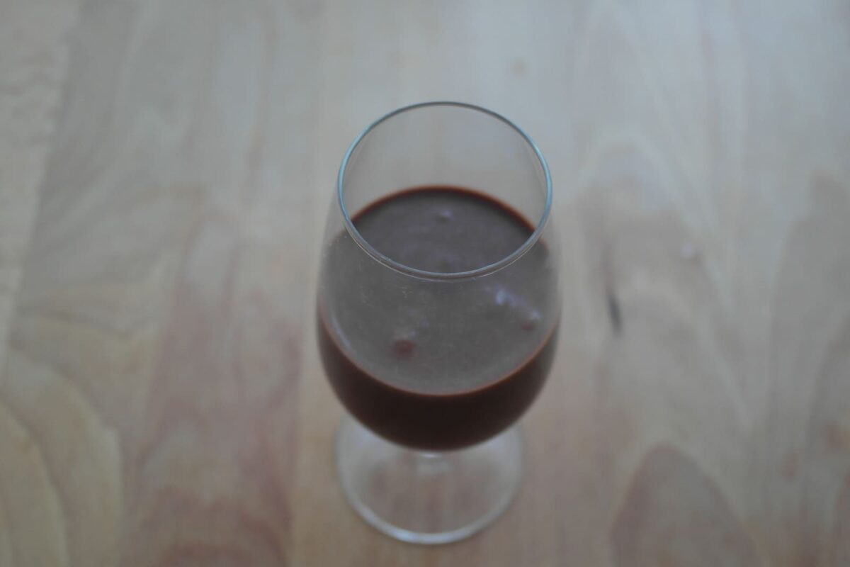 copa de chocolate y nata montada paso 9
