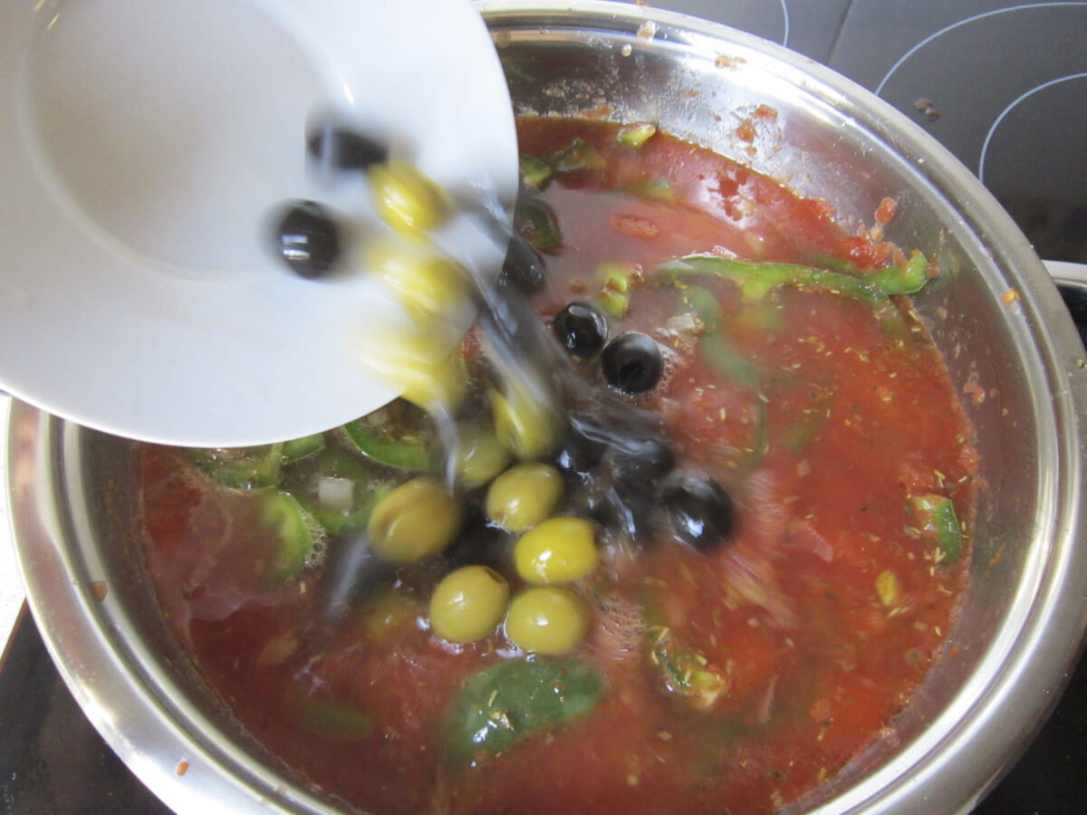 dorada al horno en salsa de aceitunas paso 17