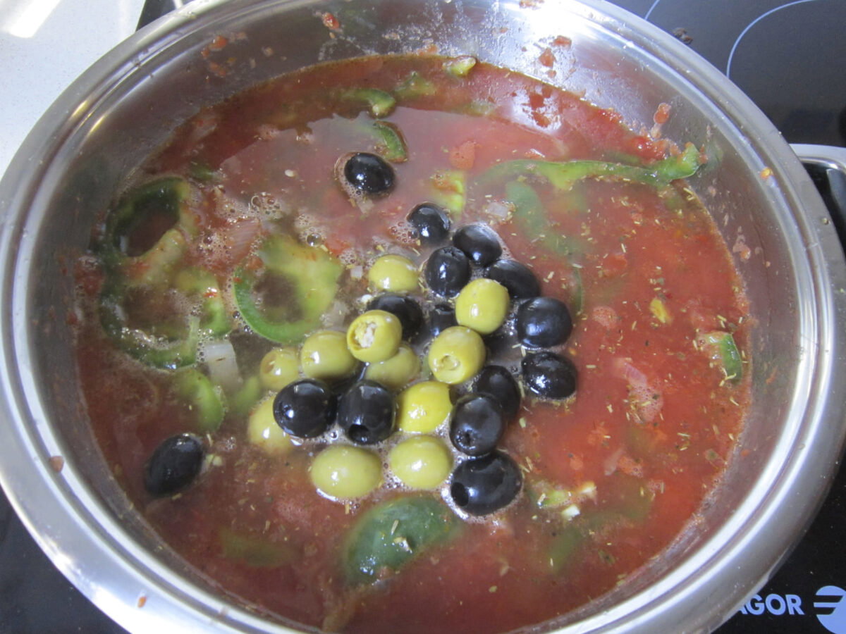 dorada al horno en salsa de aceitunas paso 18