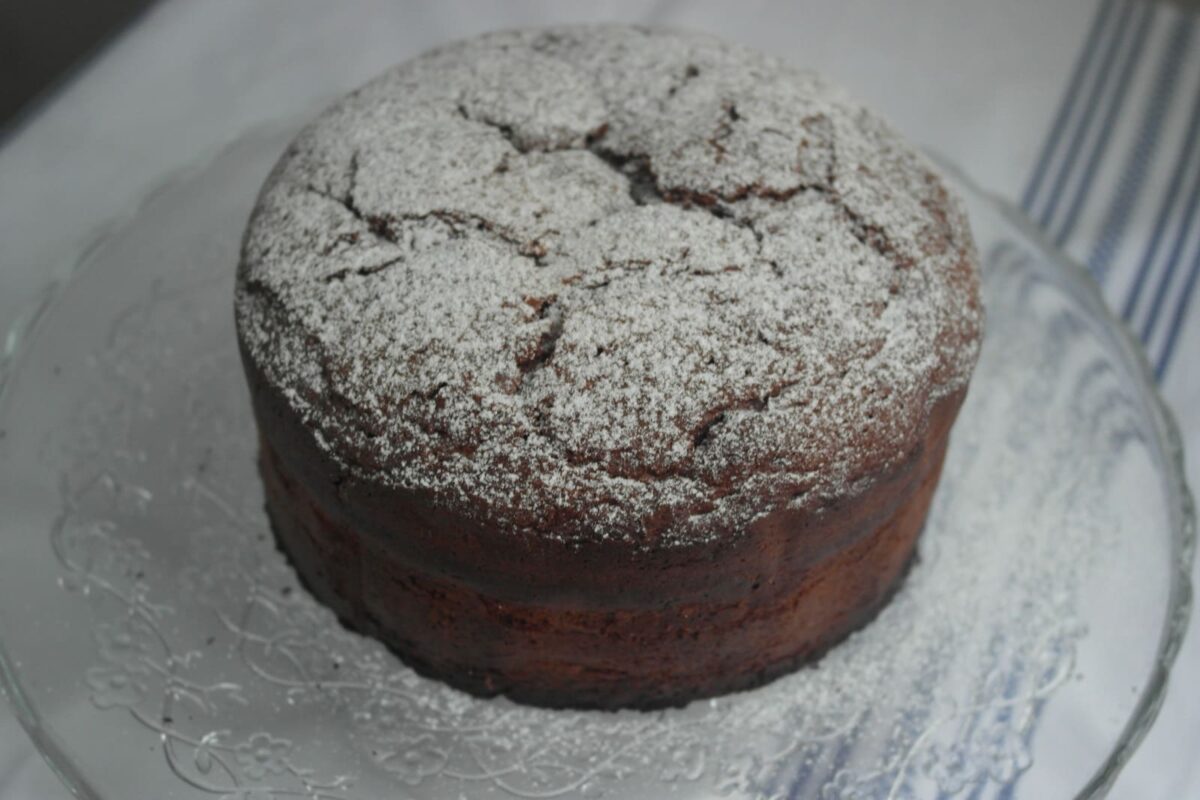Receta de bizcocho de chocolate: resultado con bizcocho horneado