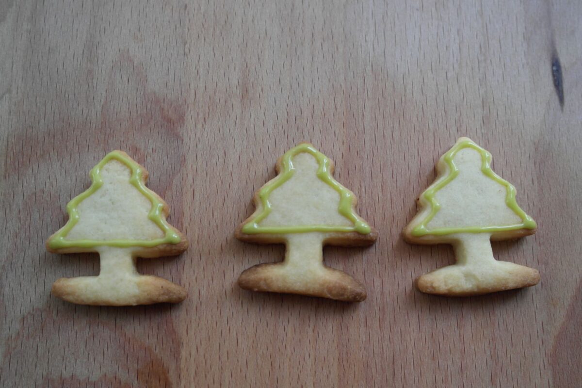 galletas decoradas mini abetos de navidad paso 25