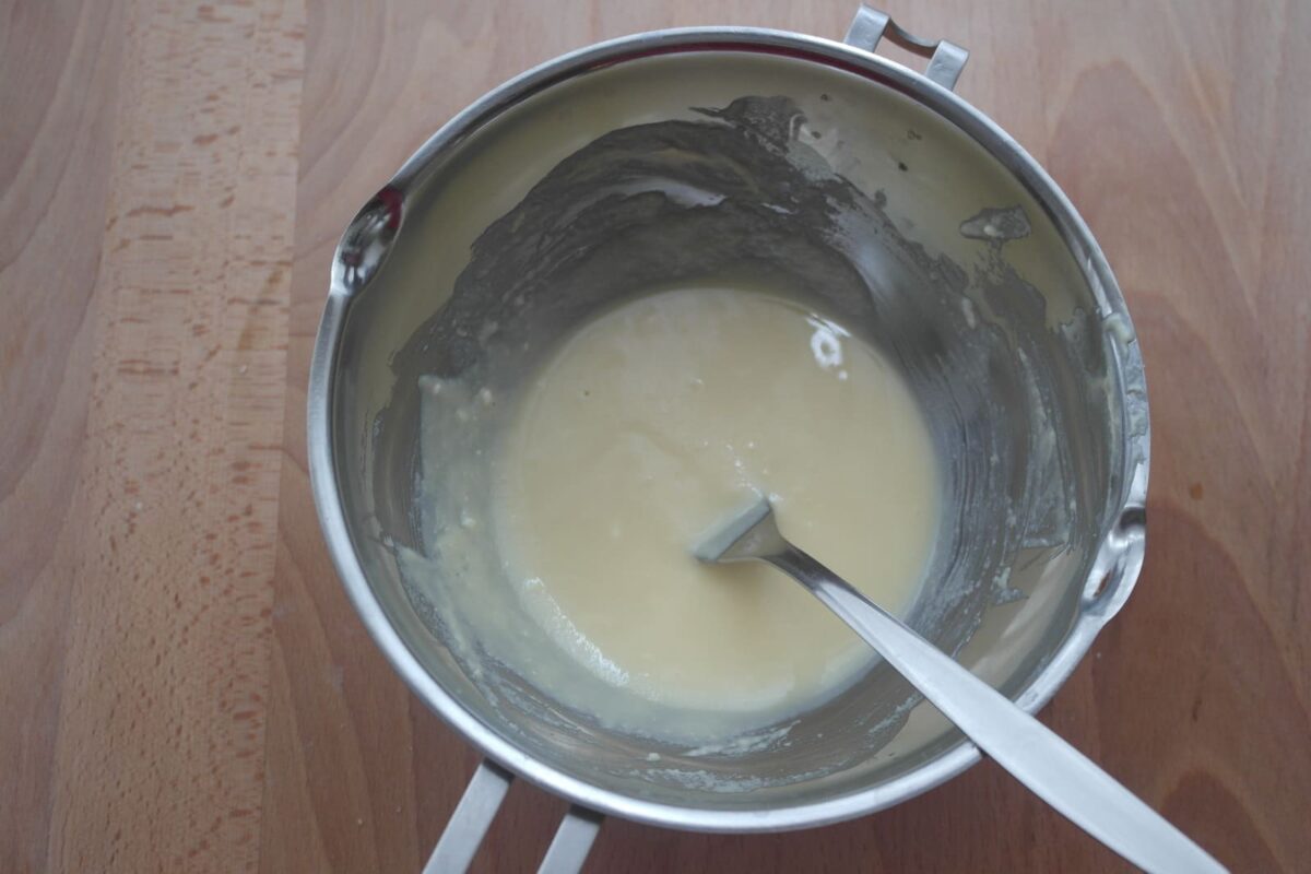 mousse de chocolate blanco paso 8