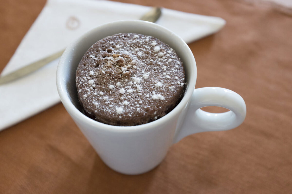 mug cake de chocolate paso 17
