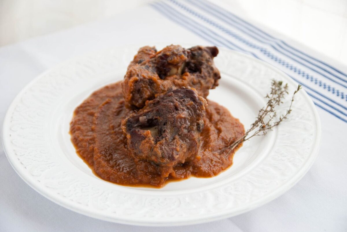 rabo de toro estofado al vino tinto paso 20