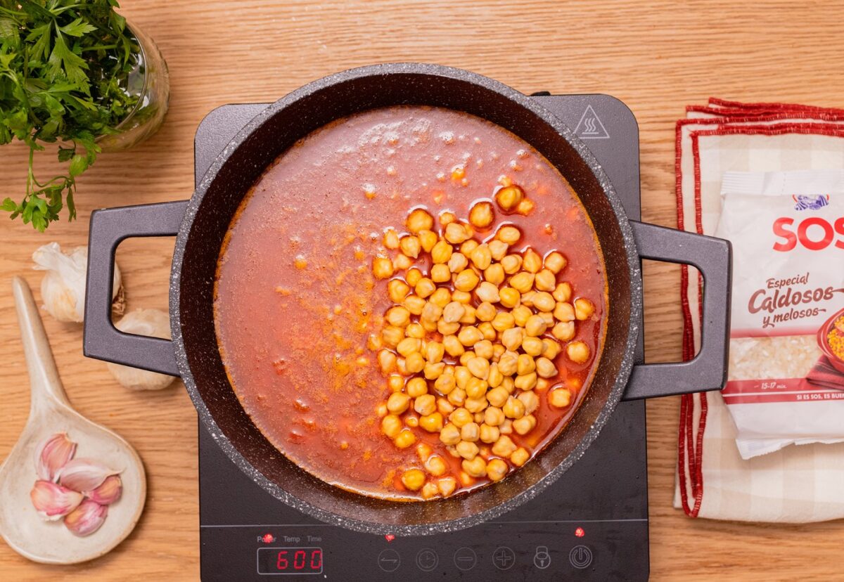 Arroz caldoso con garbanzos paso a paso