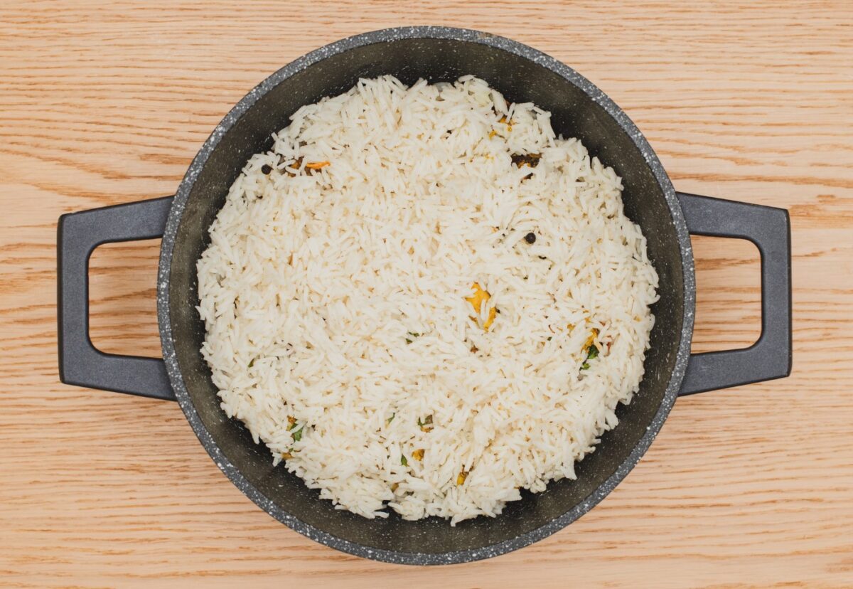 Biryani de pollo. Una receta tradicional de la India paso a paso