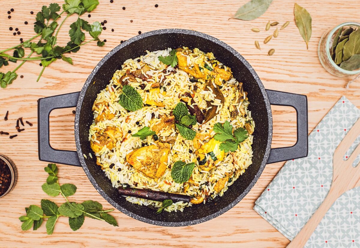 Biryani de pollo. Una receta tradicional de la India paso a paso