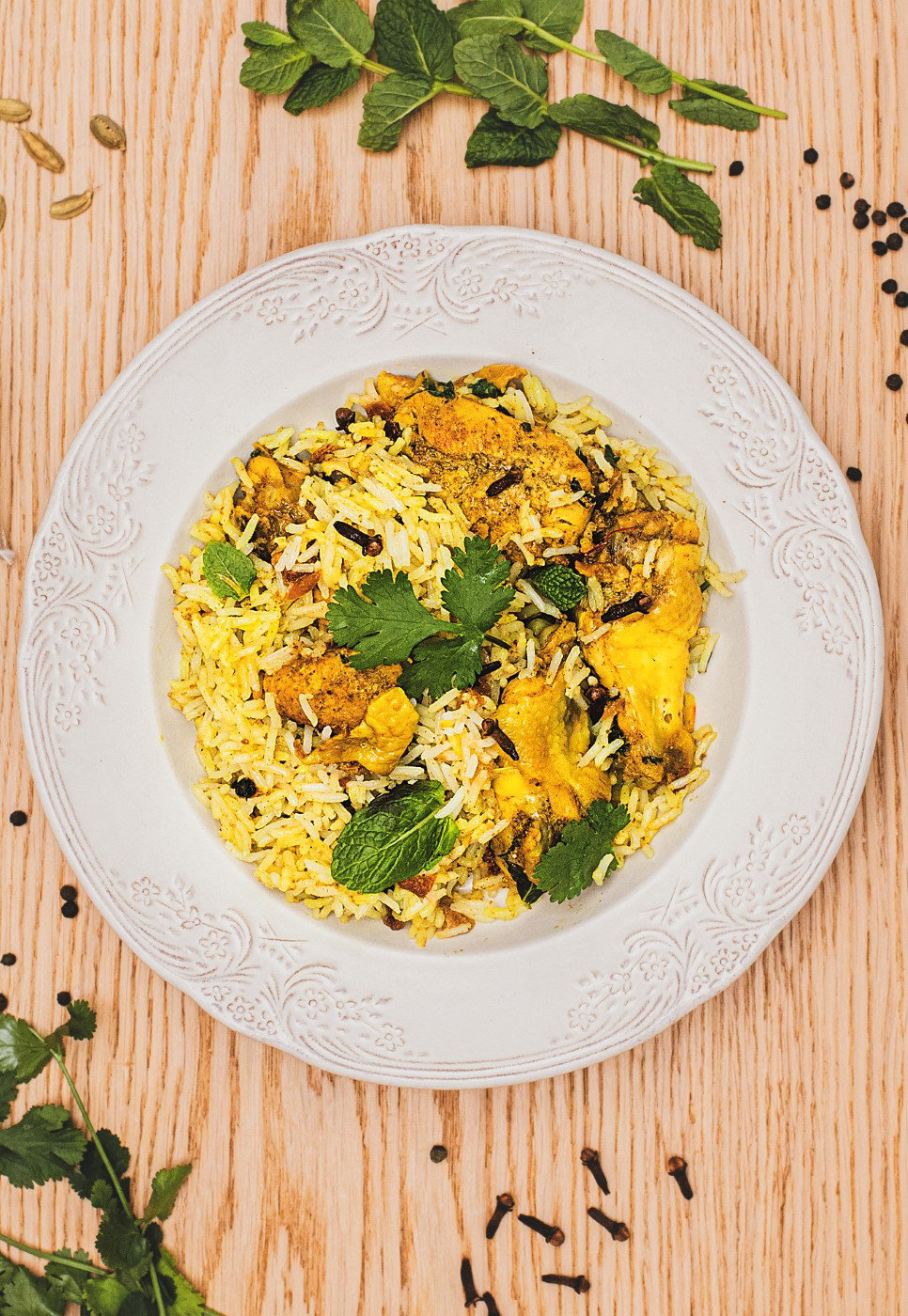 Biryani de pollo. Una receta tradicional de la India paso a paso