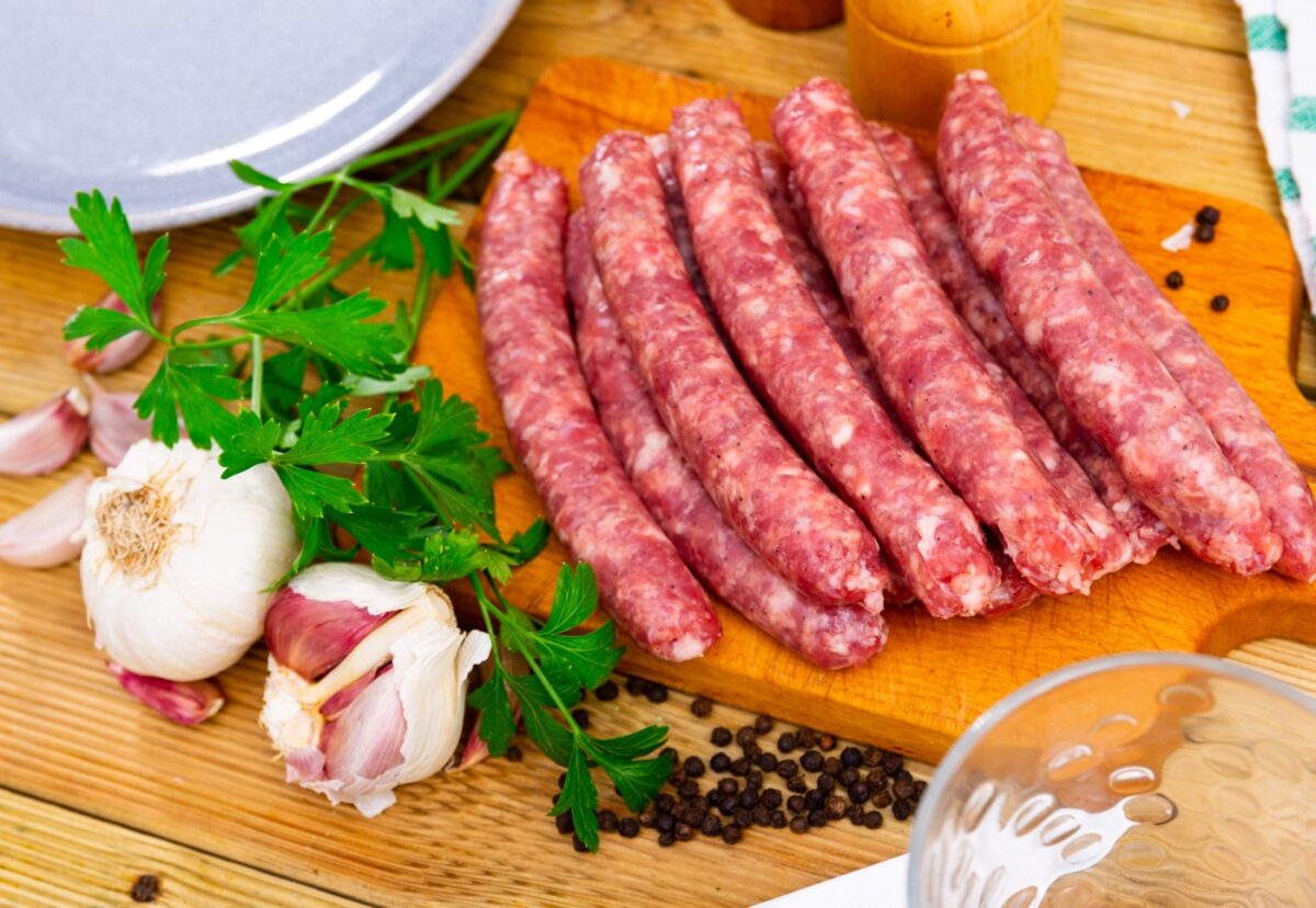 Fuet, todo lo que necesitas saber ¿Qué es? Y diferencia entre el fuet y la longaniza